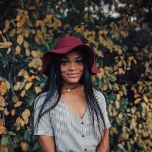 Meet your Posher, Caroline